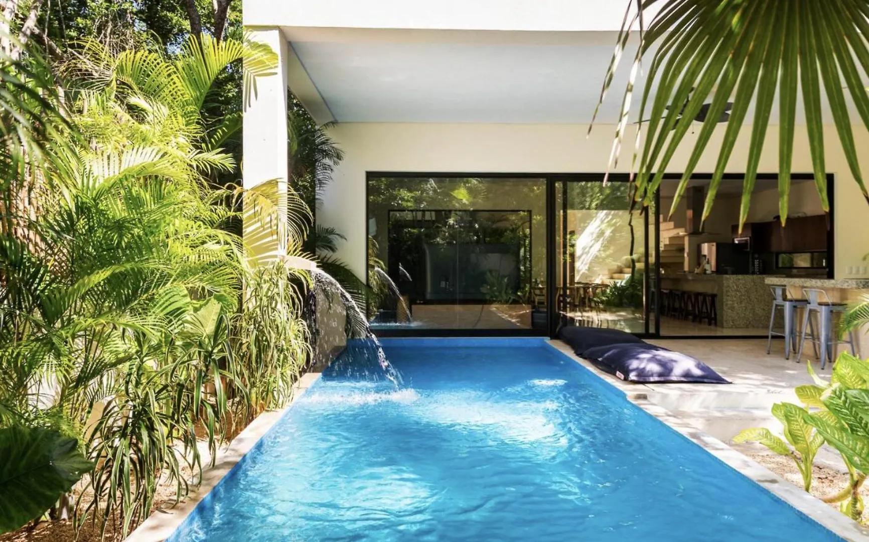 Hum Living Luxury Villas تولوم 0*,