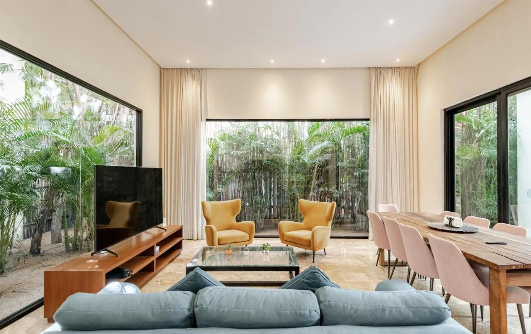 Hum Living Luxury Villas تولوم 0*,