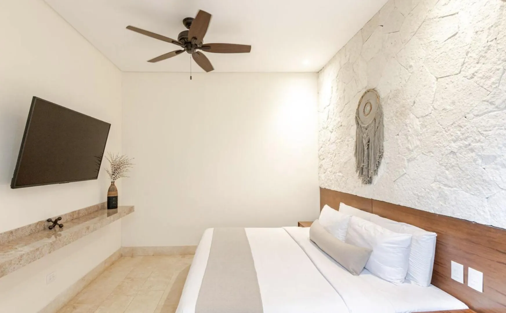 Hum Living Luxury Villas 툴룸 0*,